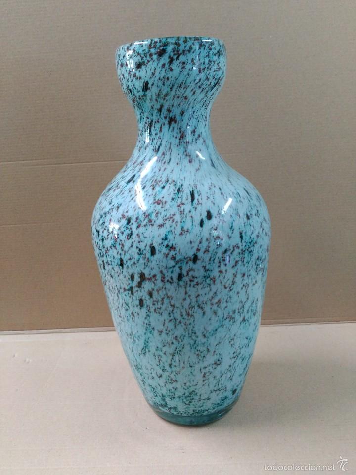 Antig&uuml;edades: Florero de cristal con decoracion abstracta - Foto 2
