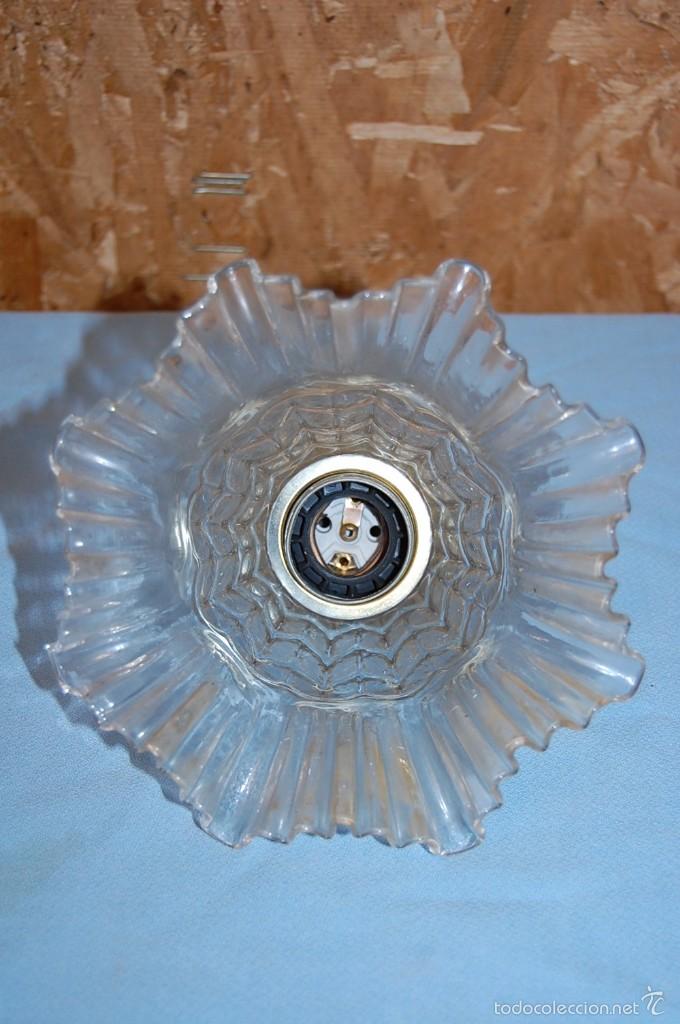 Antig&uuml;edades: TULIPA EN CRISTAL CON BOCA ONDULADA - Foto 2