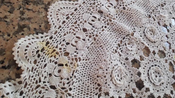 Antig&uuml;edades: antiguo tapete a ganchillo en blanco. - Foto 3