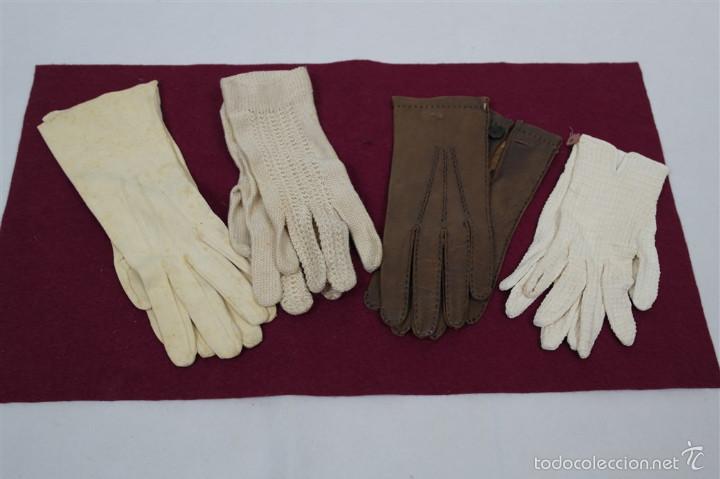 Antig&uuml;edades: Lote de guantes - Foto 1