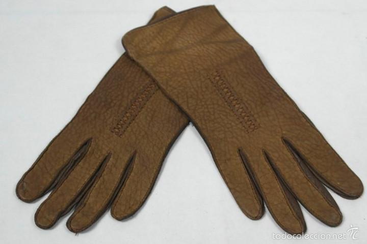 Antig&uuml;edades: Guantes de piel - Foto 2