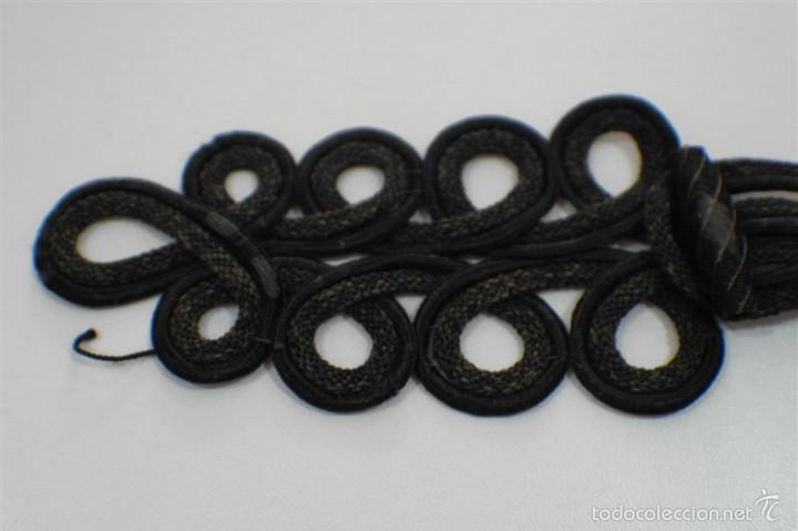 Antig&uuml;edades: Broche negro - Foto 3