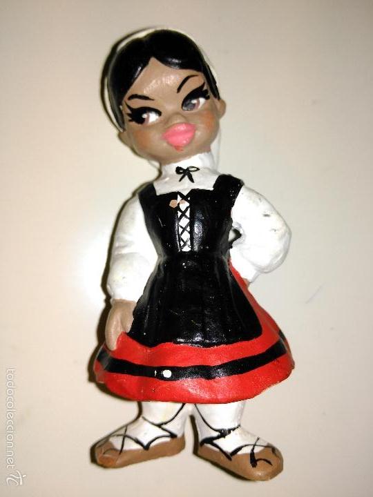 Antig&uuml;edades: ni&ntilde;a con traje tipico - Foto 3