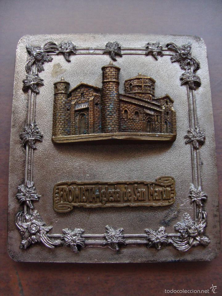 Antig&uuml;edades: ANTIGUA PLACA PLATEADA Y BRONCE  EN RELIEVE DE LA IGLESIA DE SAN MARTIN DE FROMISTA 8,5 x 7,5 cm.
