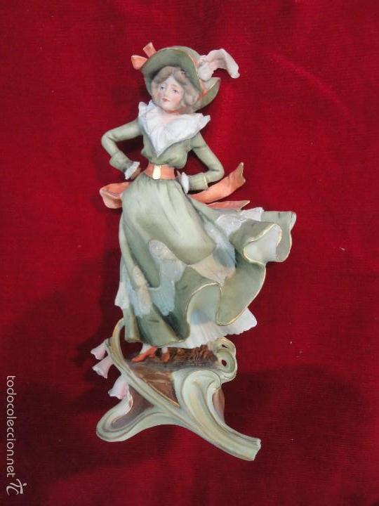 Antig&uuml;edades: DAMA DE BISCUIT COLOREADA - Foto 1