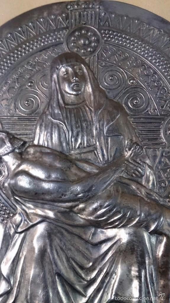 Antig&uuml;edades: Pila benditera en metal - Foto 10