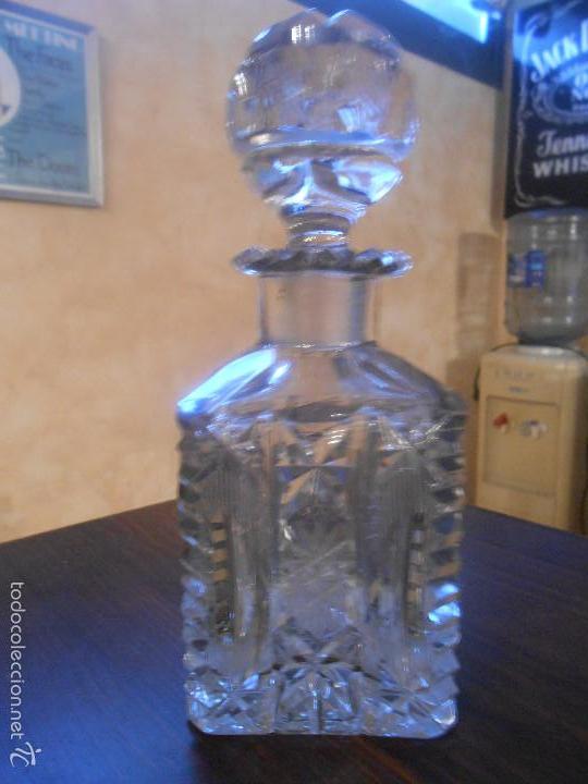 Antig&uuml;edades: licorera vidrio tallado - Foto 1