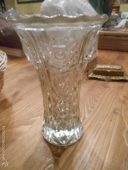 Oggetti Antichi: jarron vidrio tallado