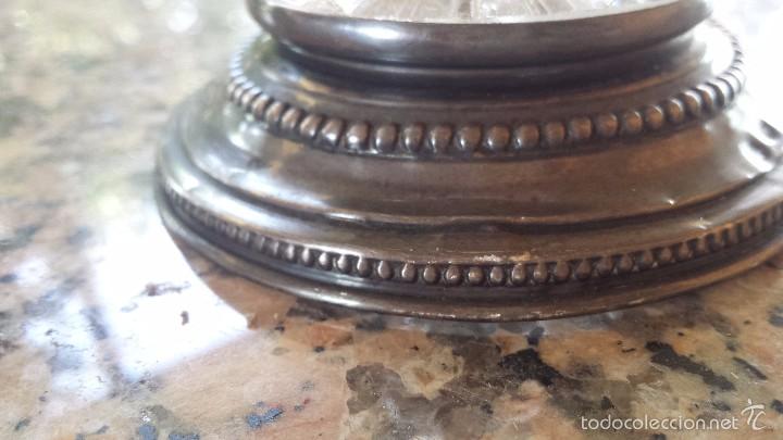 Antig&uuml;edades: antiguo florero tallado y pie de plata - Foto 5