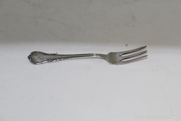 Antig&uuml;edades: tenedor grabado en  alpaca - Foto 7