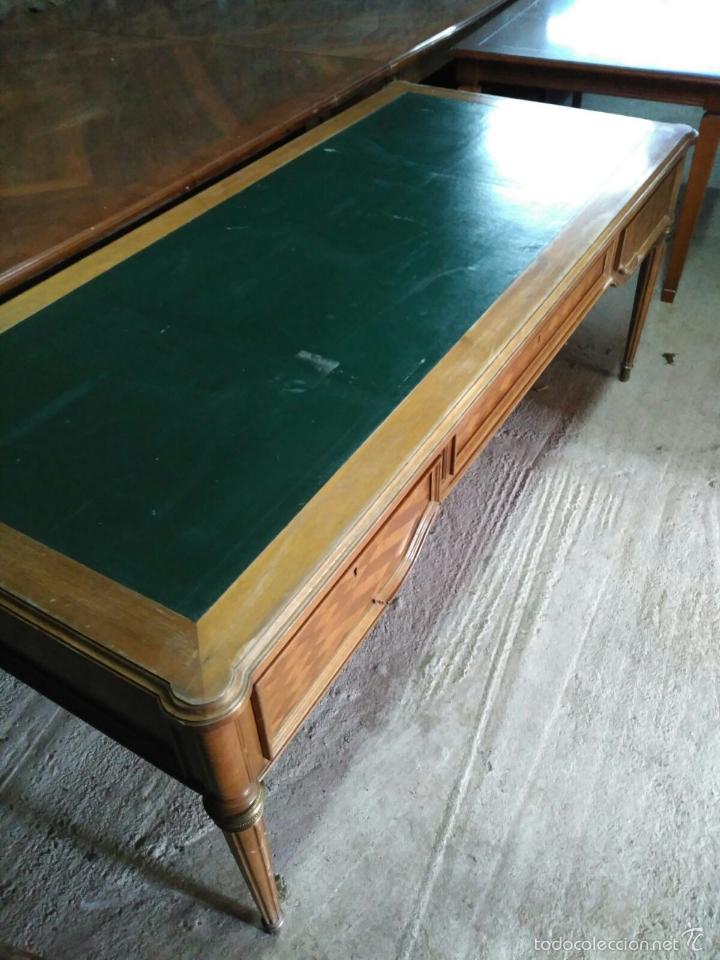 Antig&uuml;edades: Mesa de despacho con remates en marqueter&iacute;a - Foto 5