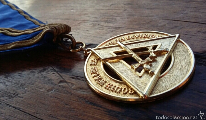 Antig&uuml;edades: Collar mas&oacute;nico con medalla - Foto 1
