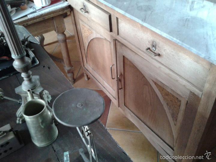 Antig&uuml;edades: aparador con m&aacute;rmol y espejo - Foto 8
