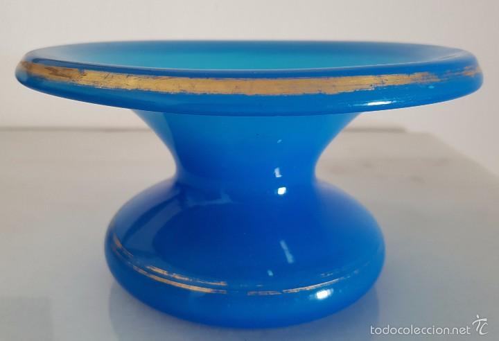 Antiques: ESCUPIDERA OPALINA AZUL Y DECORACION DORADO SIGLO XIX PRINCIPIOS DEL XX
