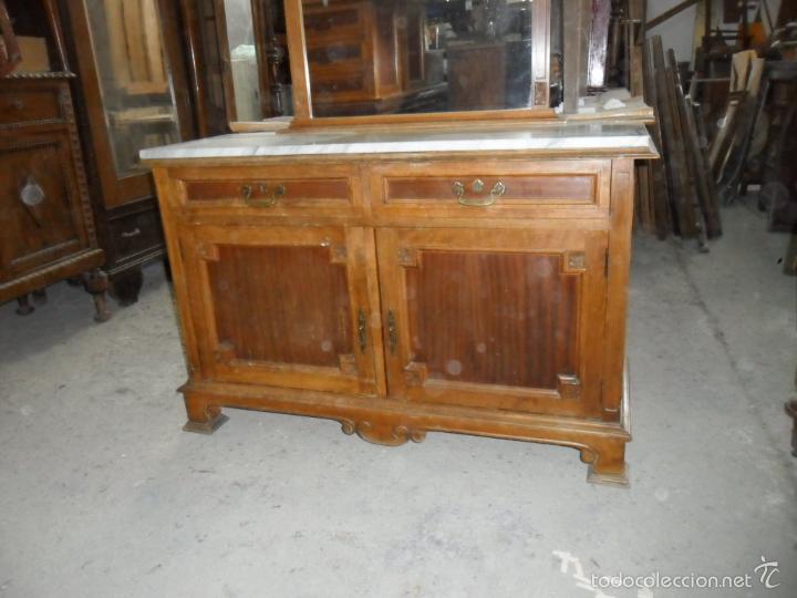 Antig&uuml;edades: CONJUNTO COMOD&Iacute;N CON ESPEJO Y DOS MESILLAS - Foto 2
