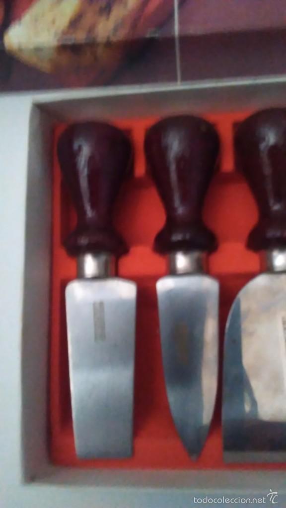 Antig&uuml;edades: Juego de utensilios cortaquesos - Foto 5