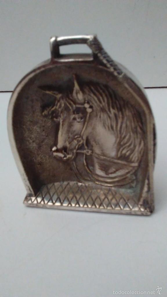Antig&uuml;edades: Medalla trofeo de carrera de caballos - Foto 4