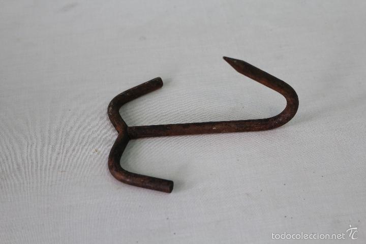 Antig&uuml;edades: gancho de carne antiguo de cerdo - Foto 2