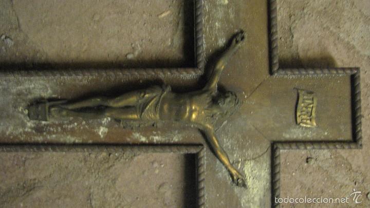 Antig&uuml;edades: Crucifijo madera y metal. - Foto 2