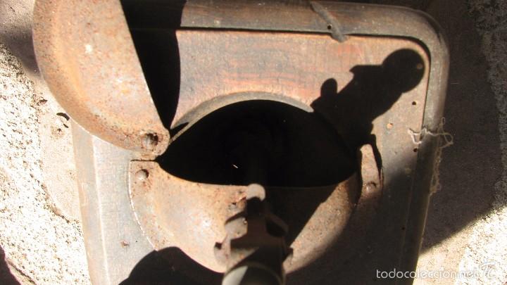 Antig&uuml;edades: Peque&ntilde;o molinillo de cafe. - Foto 3