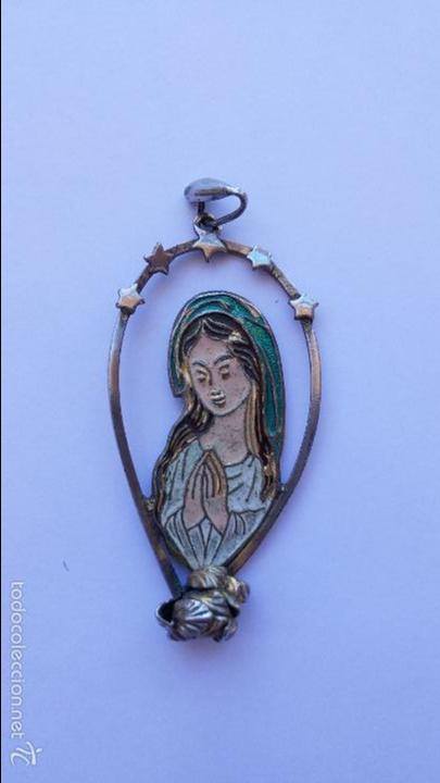 Antig&uuml;edades: medalla ,de virgen con esmaltes de 4,4 x 2,2 cms - Foto 1
