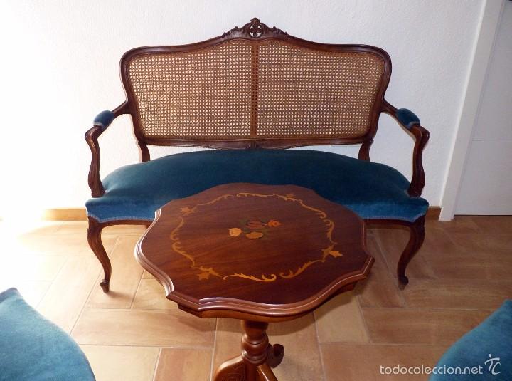 Antiguo Tresillo De Rejilla Y Mesa Taraceada Pa Comprar Sofás