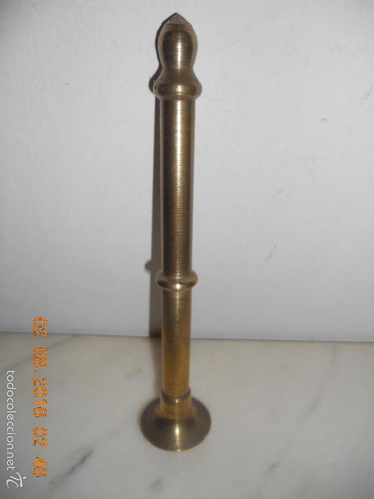 Antig&uuml;edades: ANTIGUA ALMIREZ DE BRONCE CON CABEZA DE REINA - Foto 9