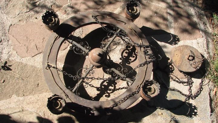 Antig&uuml;edades: Lampara circular de madera. - Foto 1