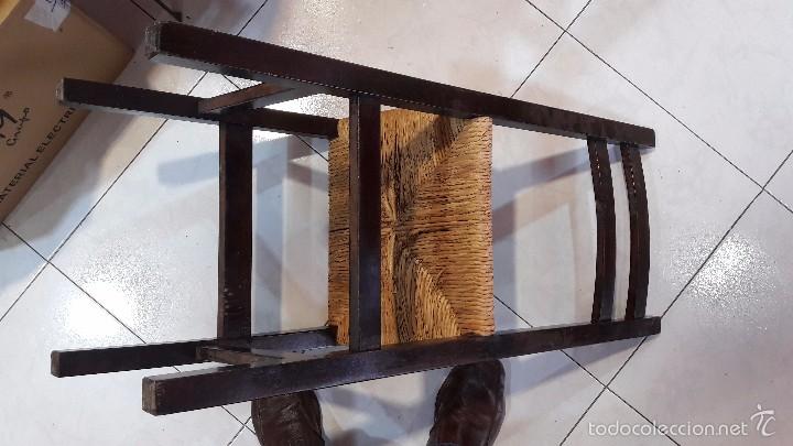 Antig&uuml;edades: silla de madera y enea - Foto 4