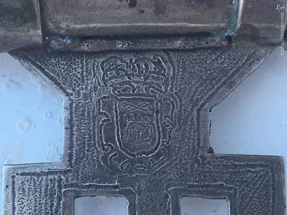 Antig&uuml;edades: LLAVE CON ESCUDO - Foto 2