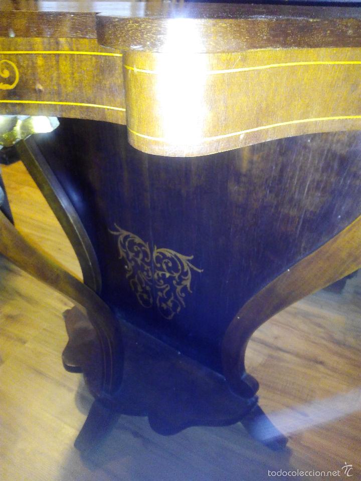 Antig&uuml;edades: Consola de nogal con marqueter&iacute;a - Foto 6