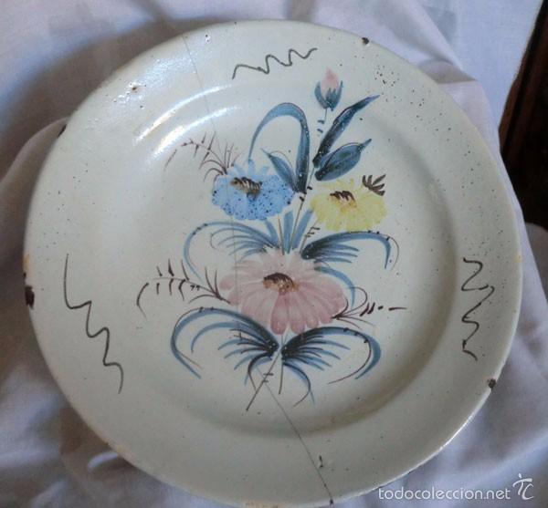 Antig&uuml;edades: ANTIGUO PLATO MANISES 31 CM , CON GRAPAS - Foto 1