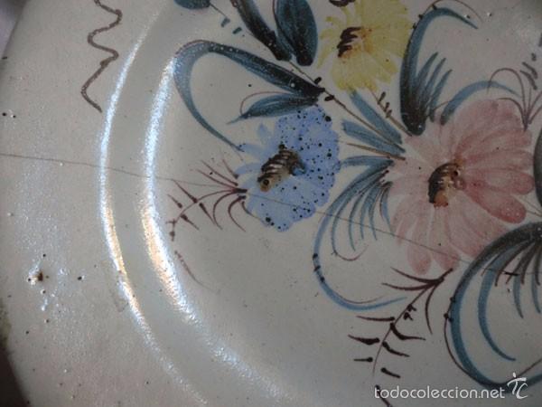 Antig&uuml;edades: ANTIGUO PLATO MANISES 31 CM , CON GRAPAS - Foto 3