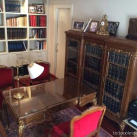 Escritorio antiguo estilo Luis XV. Mueble armario de despacho antiguo Vitrina antigua estilo Luis XV