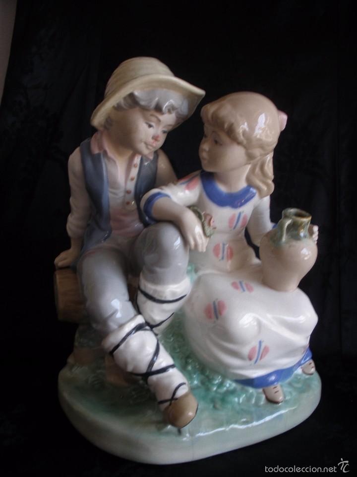 Antig&uuml;edades: RARA FIGURA DE PORCELANA PAREJA DE NI&Ntilde;O Y NI&Ntilde;A D&acute;AVILA REX VALENCIA 23 cm DAVILA