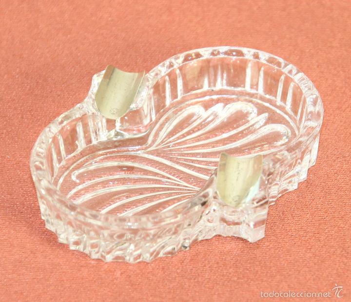 Antiquit&eacute;s: CENICERO EN CRISTAL PRENSADO. CIGARRERA EN  PLATA. ESPA&Ntilde;A. SIGLO XX.