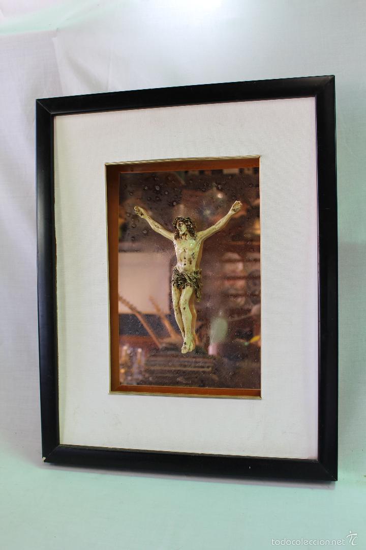 Antig&uuml;edades: cuadro con cristo en la cruz con iluminacion - Foto 1