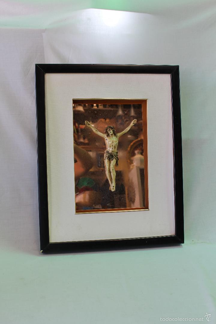 Antig&uuml;edades: cuadro con cristo en la cruz con iluminacion - Foto 2