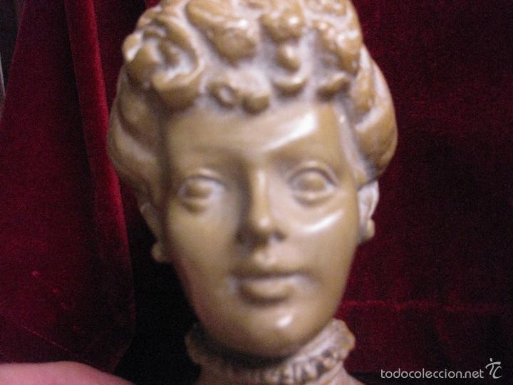 Antig&uuml;edades: figura dama modernista de estuco - Foto 1