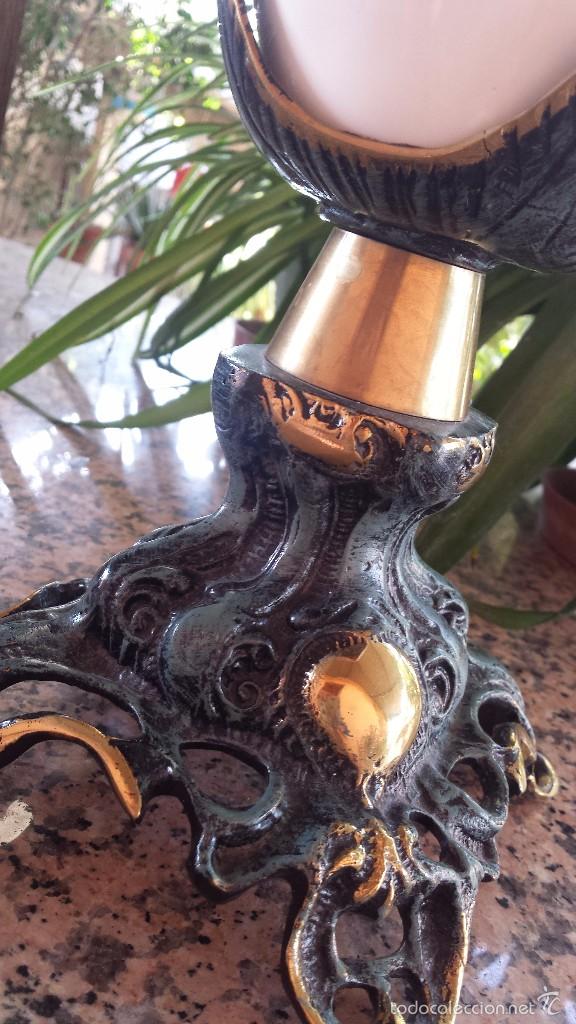 Antig&uuml;edades: antiguo jarron de porcelana y bronce - Foto 3