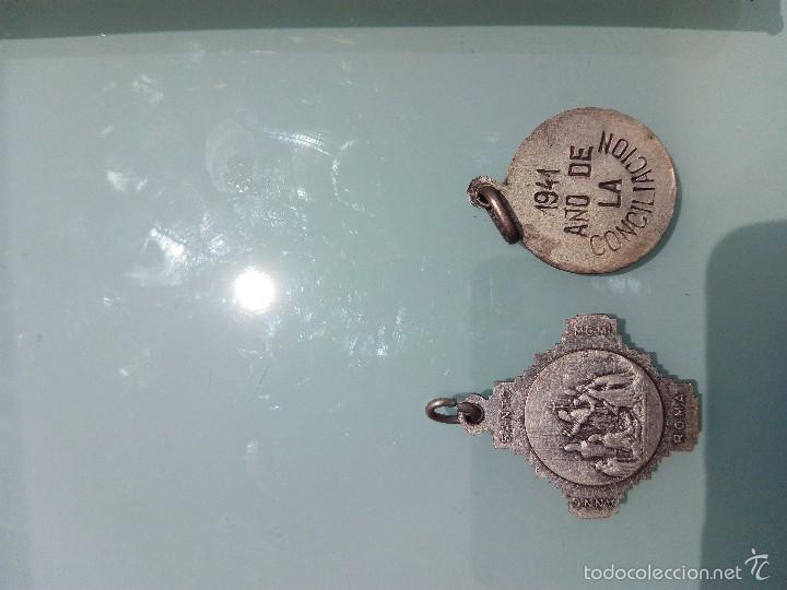 Antig&uuml;edades: Dos medallas religiosas de 1941 - Foto 2
