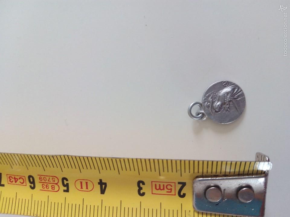 Antig&uuml;edades: Medalla aluminio religiosa - Foto 1