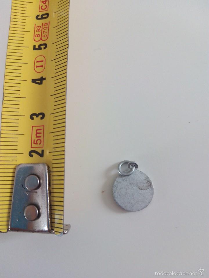 Antig&uuml;edades: Medalla aluminio religiosa - Foto 2