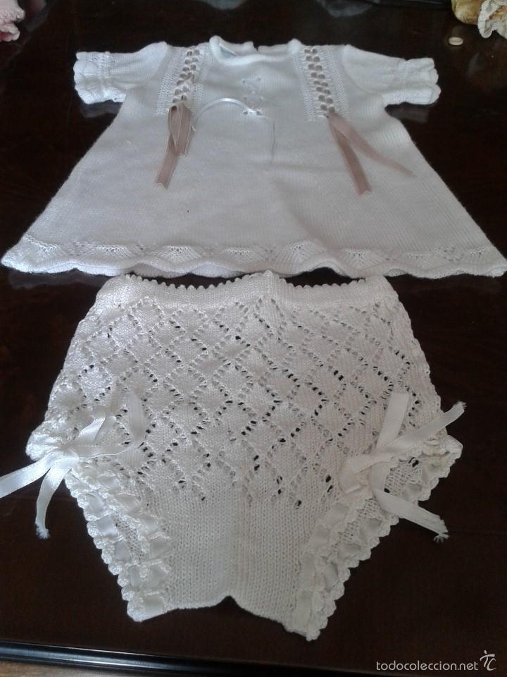 Antig&uuml;edades: LOTE DE VESTIDITO DE BEB&Eacute; Y BRAGUITA. - Foto 1