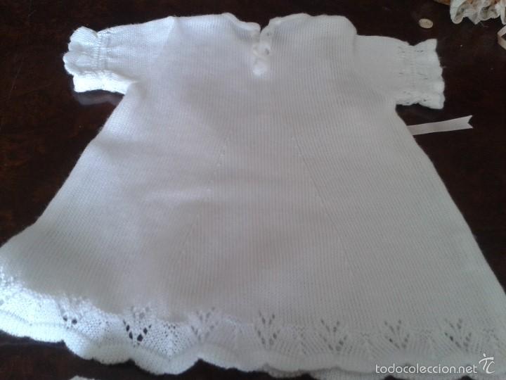 Antig&uuml;edades: LOTE DE VESTIDITO DE BEB&Eacute; Y BRAGUITA. - Foto 3