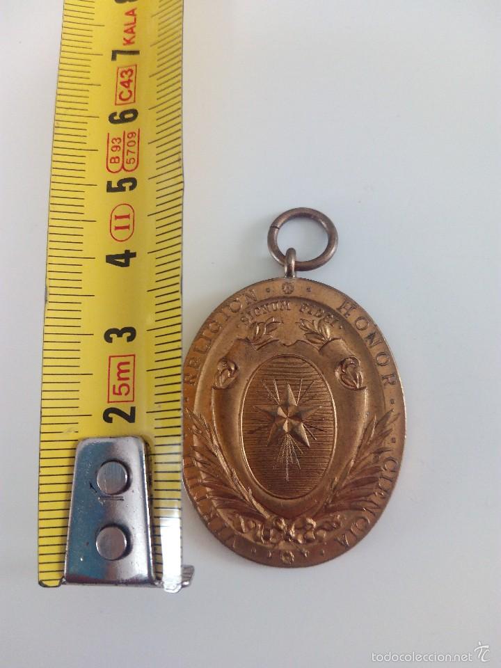 Antig&uuml;edades: Medalla de bronce del Colegio de la Bonanova de Barcelona - Foto 1