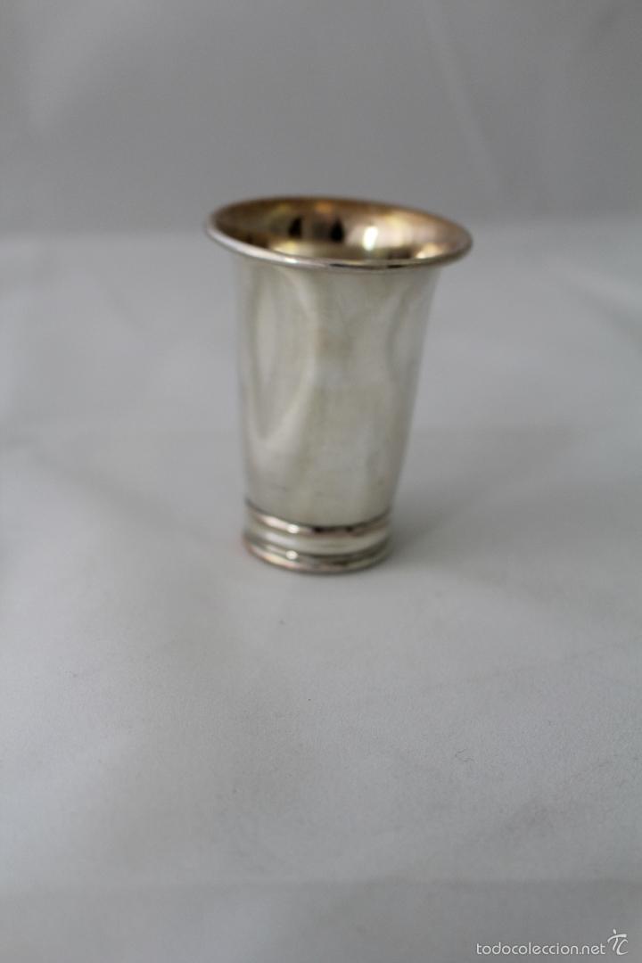 Antig&uuml;edades: vaso peque&ntilde;o copa plateada - Foto 3