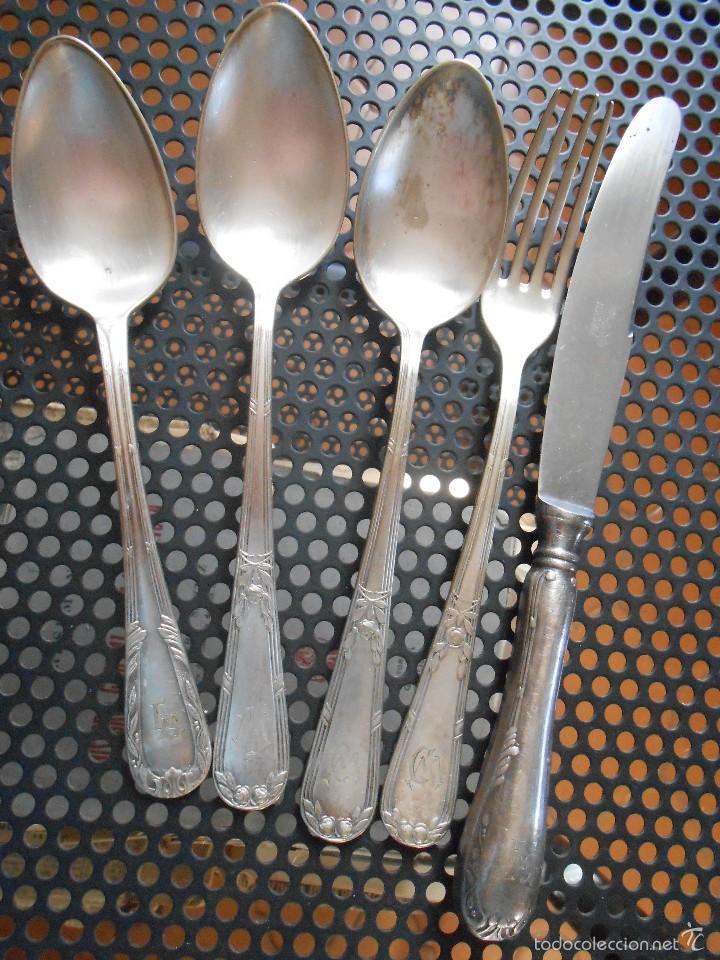 Antig&uuml;edades: 3 CUCHARAS  1 TENEDOR  y 1 CUCHILLO - Foto 1