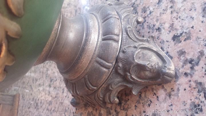 Antig&uuml;edades: antiguo centro de mesa de porcelana y metal. - Foto 5
