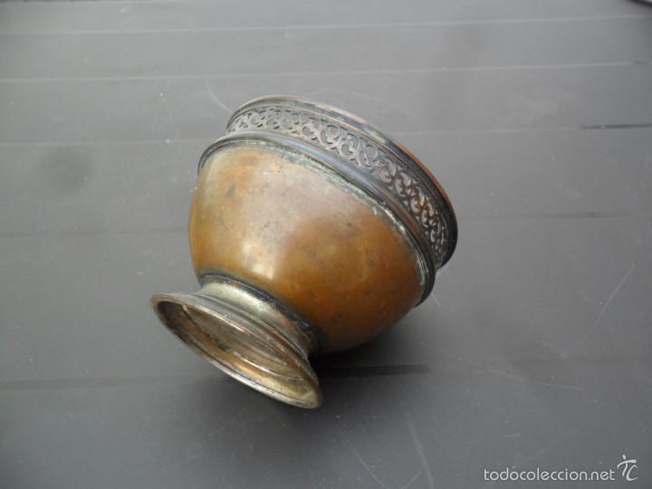 Antig&uuml;edades: COPA EN COBRE CON BA&Ntilde;O DE PLATA ANTIGUO - Foto 2